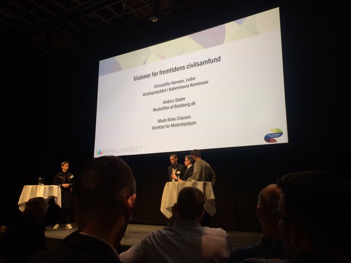 PernilleLyngso's tweet photo. "Da min træner spurgte om jeg ville være hjælpetræner. Det var første gang jeg kunne flyve..." Christoffer Hansen Idrætsprojekt #Frivillig17 https://t.co/g2IvxwPxHR