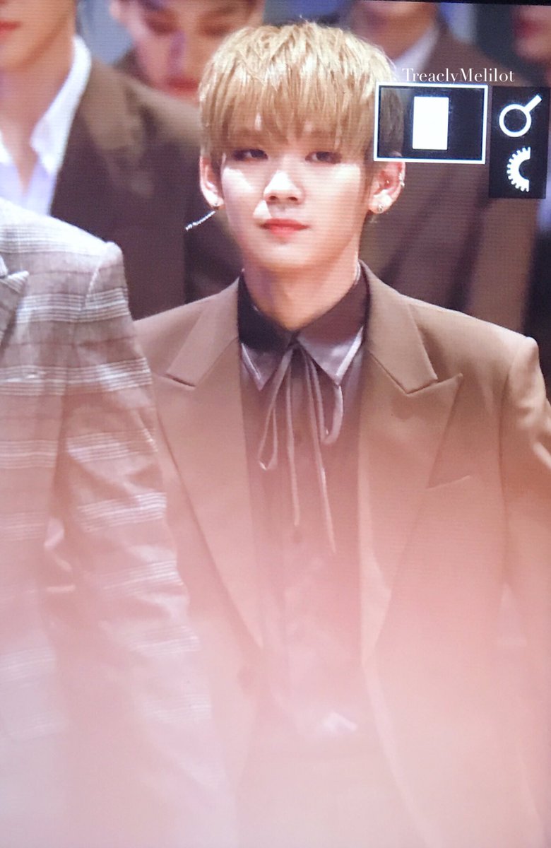 TreaclyMelilot's tweet photo. 171102 엠카 퇴근
💓

#켄타 #KENTA #타카다켄타 #ケンタ  #JBJ https://t.co/NuUiS84dOx
