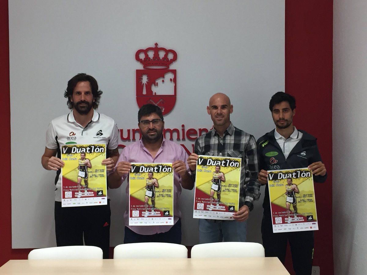fextri's tweet photo. Presentación ante los medios el V Duatlón Cros Doña Blanca- Don Benito, ultima prueba de la Copa Diputación de Badajoz @DipdeBadajoz https://t.co/LoYcLKyLVW