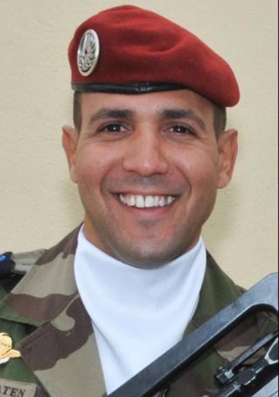 LatifaIbnZ's tweet photo. Aujourd'hui mon combat c'est aussi celui d'IMAD, IMAD qui m'a permis de mener un premier combat celui de rester comme lui debout.🕊❤️🕊 https://t.co/mou7SvPoKS