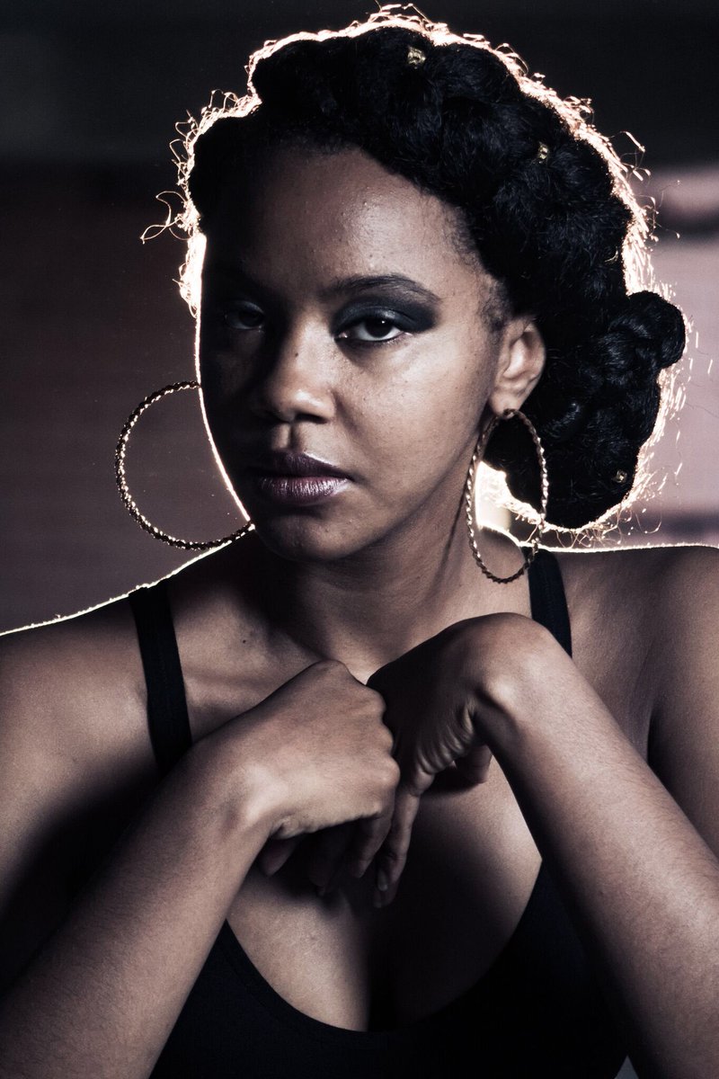 BmoreBeloved's tweet photo. Yaaassss #YearThirtyPhotoshoot #mermaidbraid #CharmingArmy https://t.co/Tmhti9hlfj