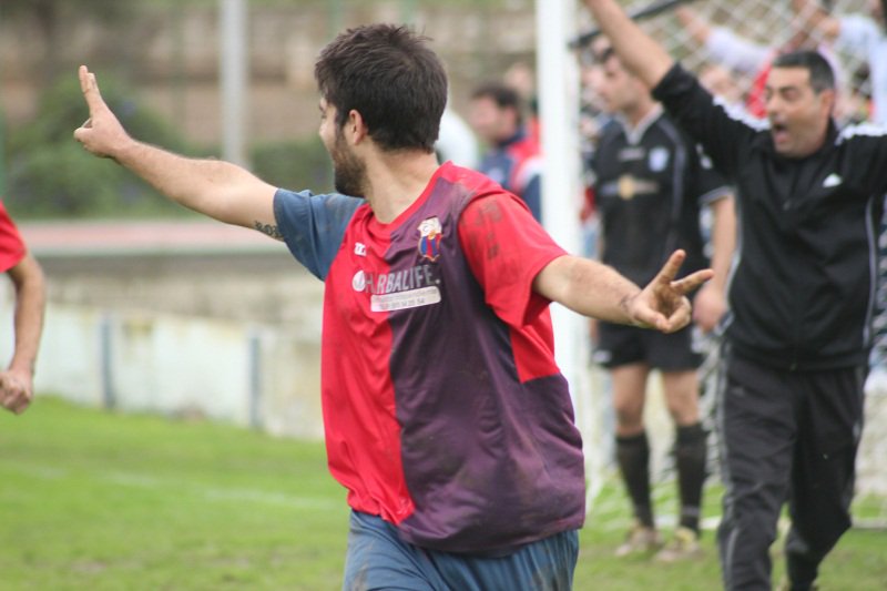 PueblaCF's tweet photo. Historia 📊🗞️ | Imborrable recuerdo del @PueblaCF 3-2 @UDRinconada de la 12/13, con hat trick de @AngelGavilan1 y jugando con 9. ¡Crack! https://t.co/FBnsW7kidl