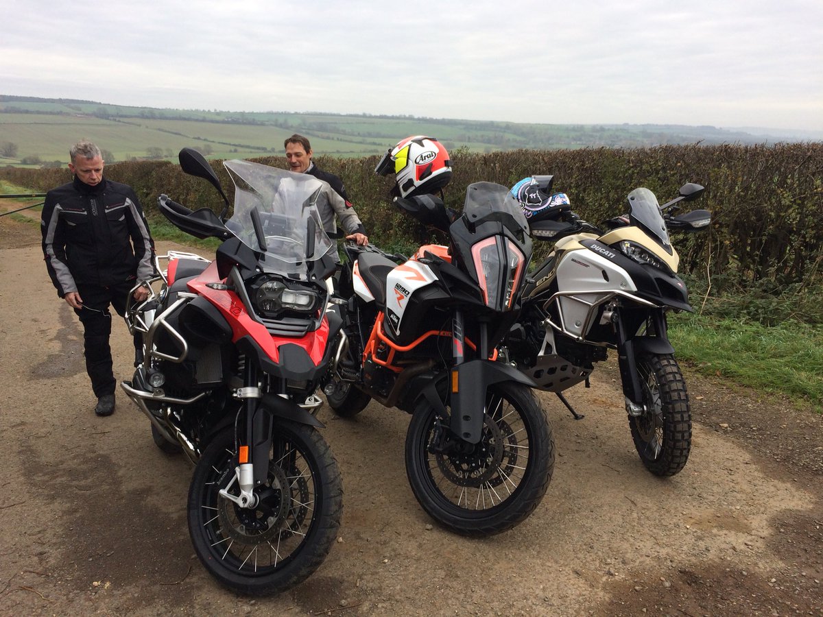 MCNnews's tweet photo. Money no object which one would you choose? https://t.co/BRR5SR8y1Y