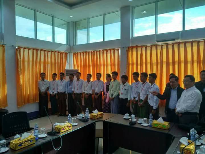 #DASSK Daw Aung San Suu Kyi &amp; her ministers met with Local Authorities and #Rakhine Youth Org at #Sittway.