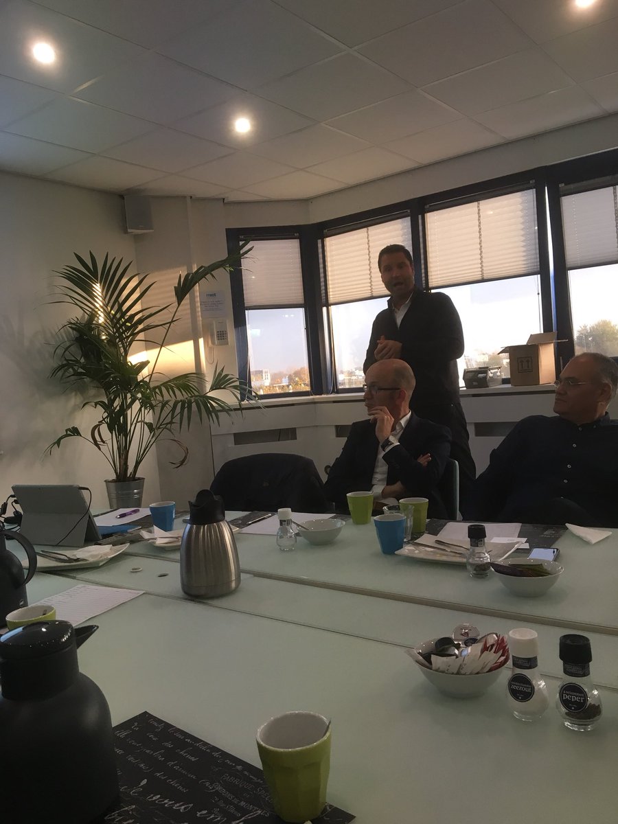 DingavanD's tweet photo. Weer een inspirerend ondernemers ontbijt. Dit keer met gasten #O2GH https://t.co/LqM64M1f9e