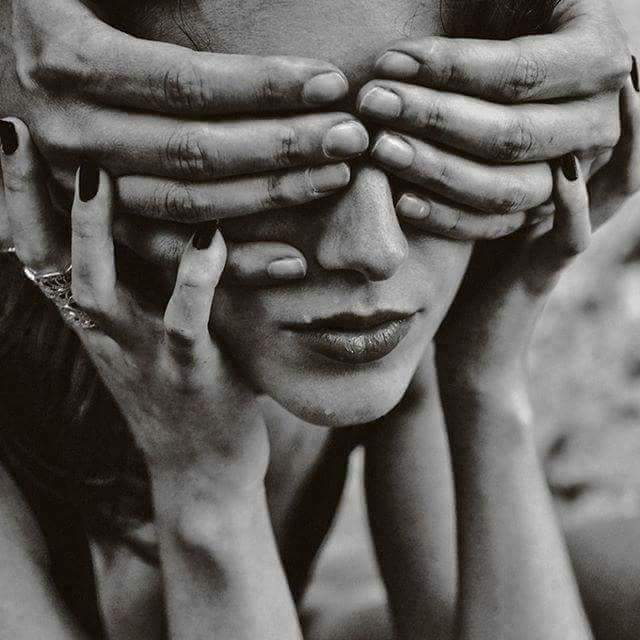 Dönüp dönüp sana geldikçe anladım, 
Özgürlüğün aşk olduğunu....

.
DERSİMCE. ....