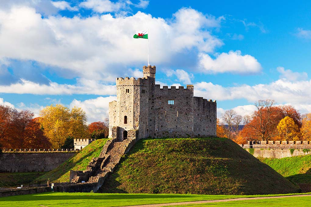 education_gsl's tweet photo. We're looking for a KS5 #Physics #teacher from Jan for an Independent School in Cardiff, Wales. Inbox us for more info! #educatingcardiff https://t.co/qwD8hZZeUl