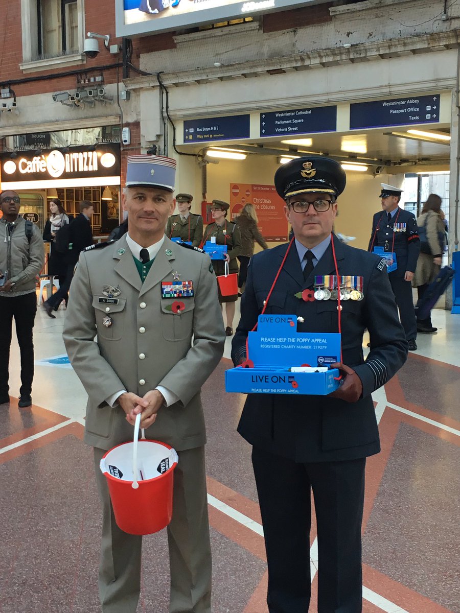 It's not only UK Armed Forces out collecting for #LondonPoppyDay , here's French Army Officer doing his bit