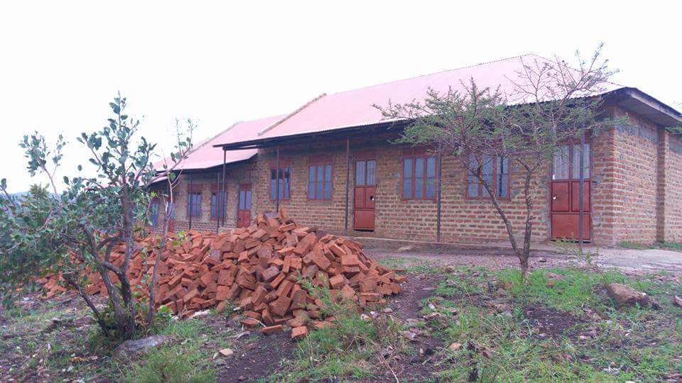 Atwebembeire2's tweet photo. https://t.co/SdRdNpPyTt

Click on the link above to donate. With your help we can do plastering of these classrooms. 
Together for babies https://t.co/UPHM78zw8O