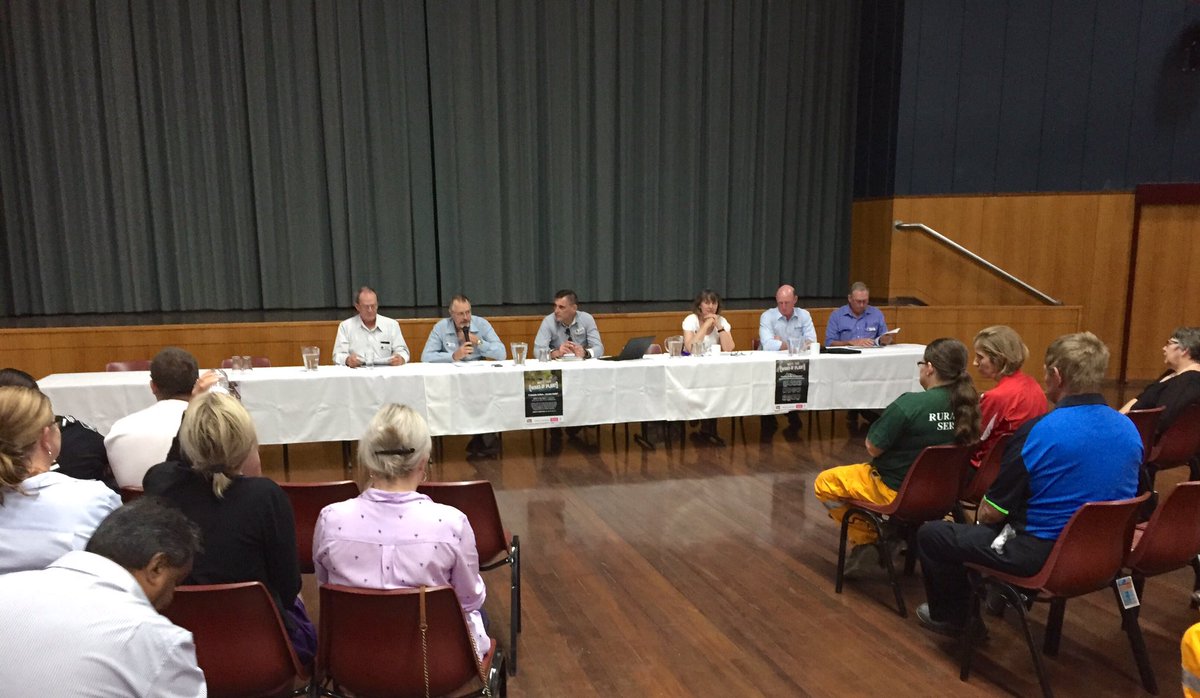 longreachregion's tweet photo. @EdWarrenMayor starting the Community Consultation Forum in #Longreach - follow the conversation using the hashtag #LRCForums https://t.co/vgUlqMxmHw