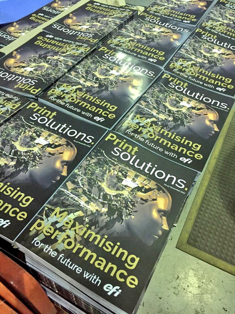 EarthIslandUK's tweet photo. Up and at them everyone for another day of #PrintLove at @IPEX_NEC See you there! #Winatrip #IPEXkit #PrintSolutions #Needacoffee https://t.co/jiNY0jPyWT