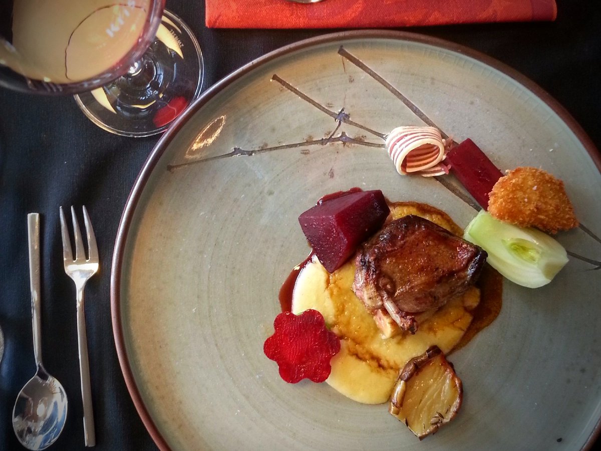 lifeandtrend's tweet photo. Ízek, elegancia, élmények -Bepillantás a #Kristinus Borbirtok kulisszái mögé https://t.co/rdsNr1KTYW  #Hungary #finedining #luxurylife #food https://t.co/y0wj3y787Q
