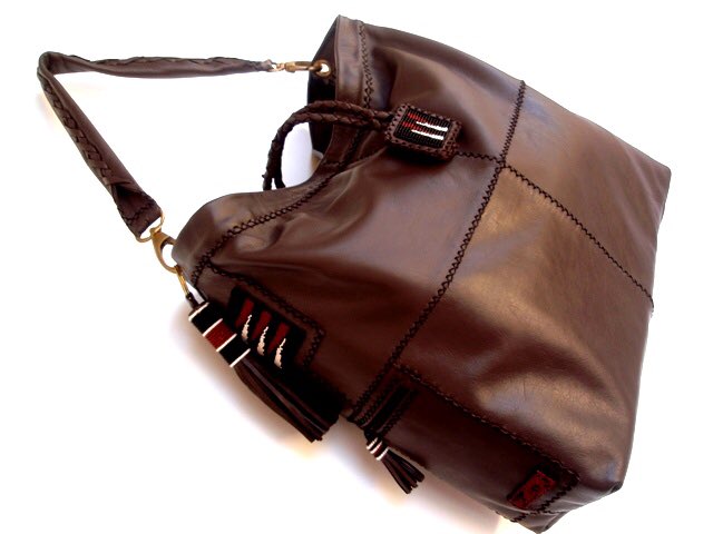 Zinjdesign's tweet photo. #handmade #handbags #dogcollars #safaribelts #leatherstuff #zinjdesign https://t.co/knBx8hFb3j