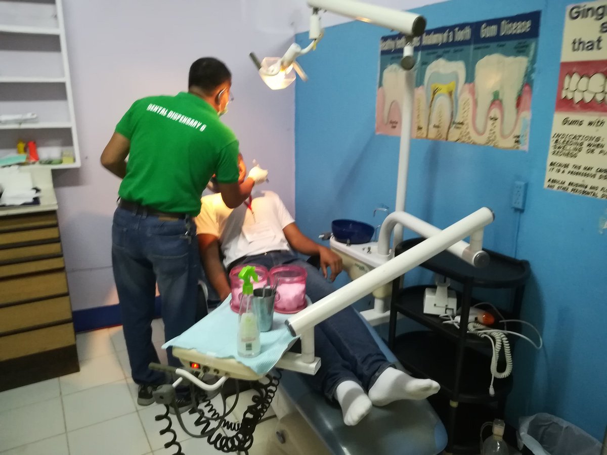 rhspro6's tweet photo. @HSPnp @pnp_region6  pci defante, chf, dental together with dental officers conducted dental examination to saf applicants on nov 2. https://t.co/kGS7BvfbwJ