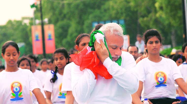 AisiTaisiDemo's tweet photo. Aao mitron tumhein sikhaayein...

1. National Anthem ki izzat
2. Tirange ki izzat
3. Vande Mataram ki izzat
4. Swachh Bharat ki izzat https://t.co/VI4x2aWsvC