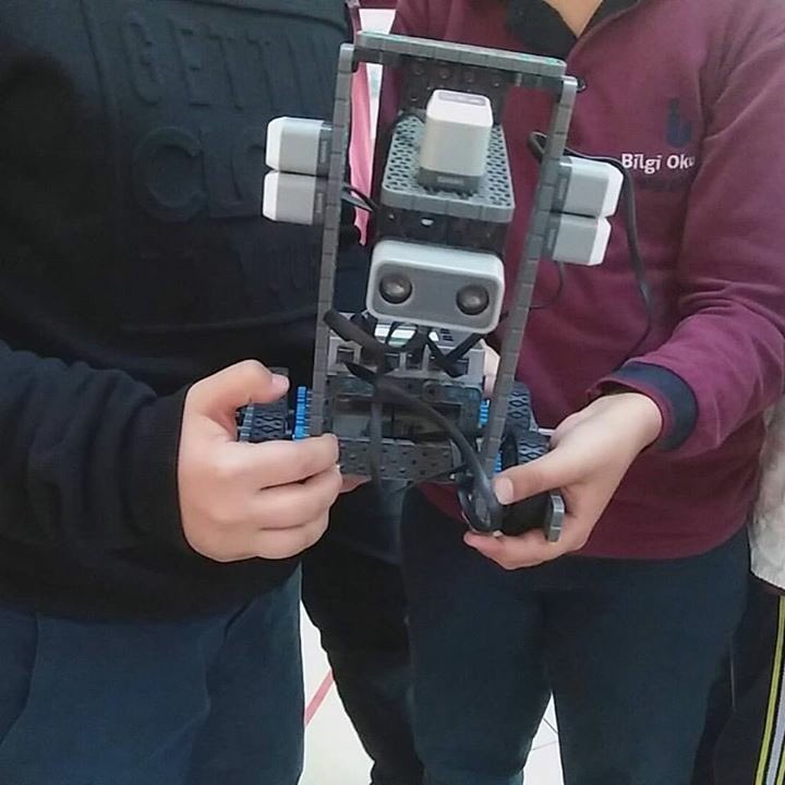 EducatRobotics's tweet image. Samsun Bilgi Koleji öğrencileri robotları kendileri tasarlıyor #VEXRoboticsCompetition #VEXeducation #VEXIQ  #VEXRoboticsTürkiye