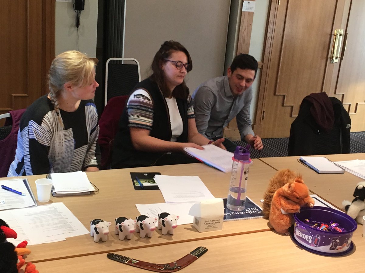 wildmanheather's tweet image. #cultivatingLeaders #bankers presentations kick off @SAYFCAGAFFAIRS @SAYFC @RBS #learningissexy