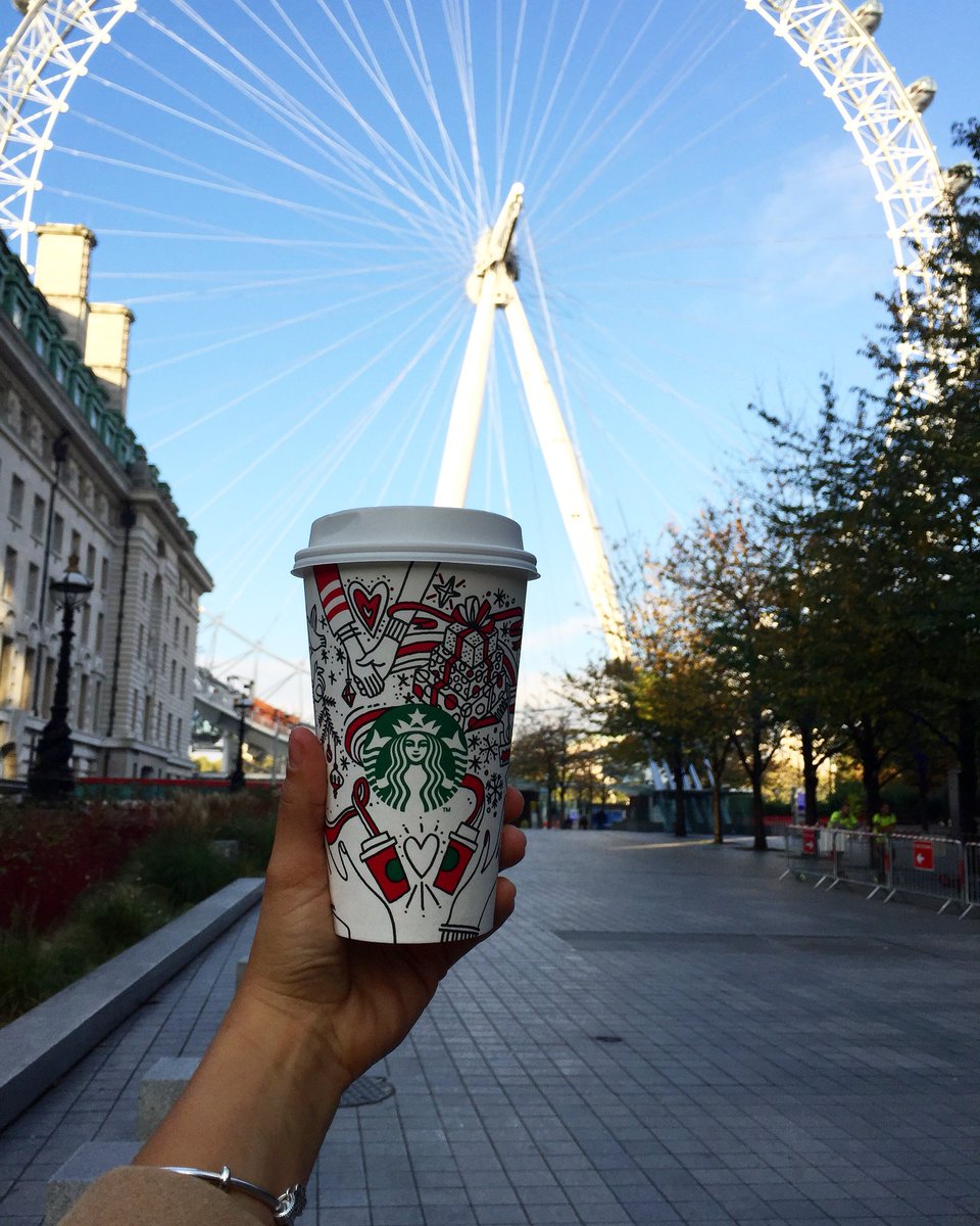 IzabelaGorecka's tweet photo. Love this year @StarbucksUK Christmas cups ❤️ https://t.co/AmhGgFLtvM