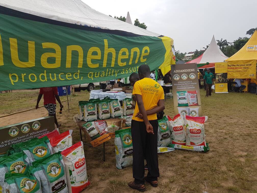 aduanehene's tweet photo. We are live at Assin Fosu, Central Region, to support @Cocoa_Abrabopa. Pass through &amp; grab a bag of #Aduanehene. #StarrChat #morningstarr https://t.co/fIoeyqMVUW