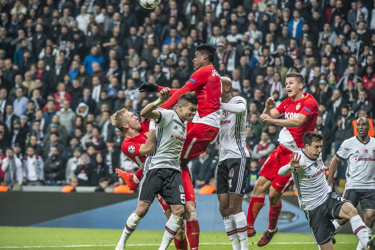 AS_Monaco's tweet photo. 📸 @ojemerson35, @kamilglik25, @carrilloguido11 👊 #BJKASM https://t.co/4VM5tQKaXo