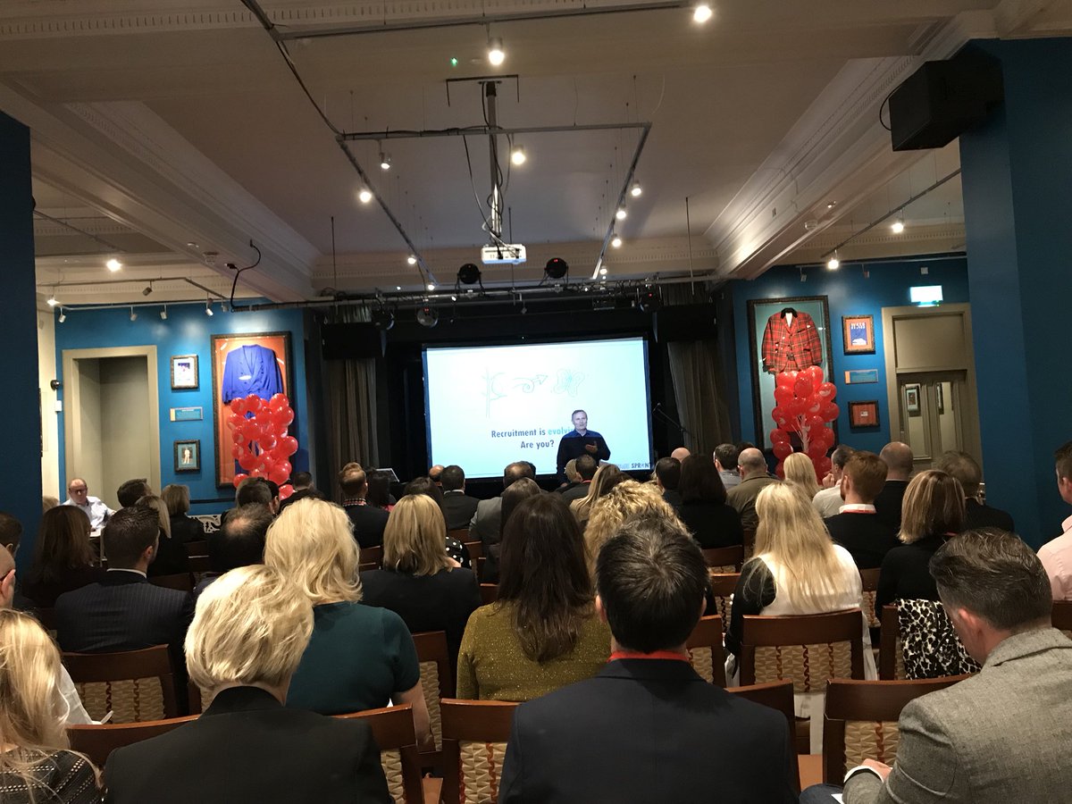 DavidFirefish's tweet photo. The talk begins. @greg_savage delivering to a packed house in Glasgow. @firefishnow #futureofrec #SavageSprint https://t.co/j0ZUhGkhhK