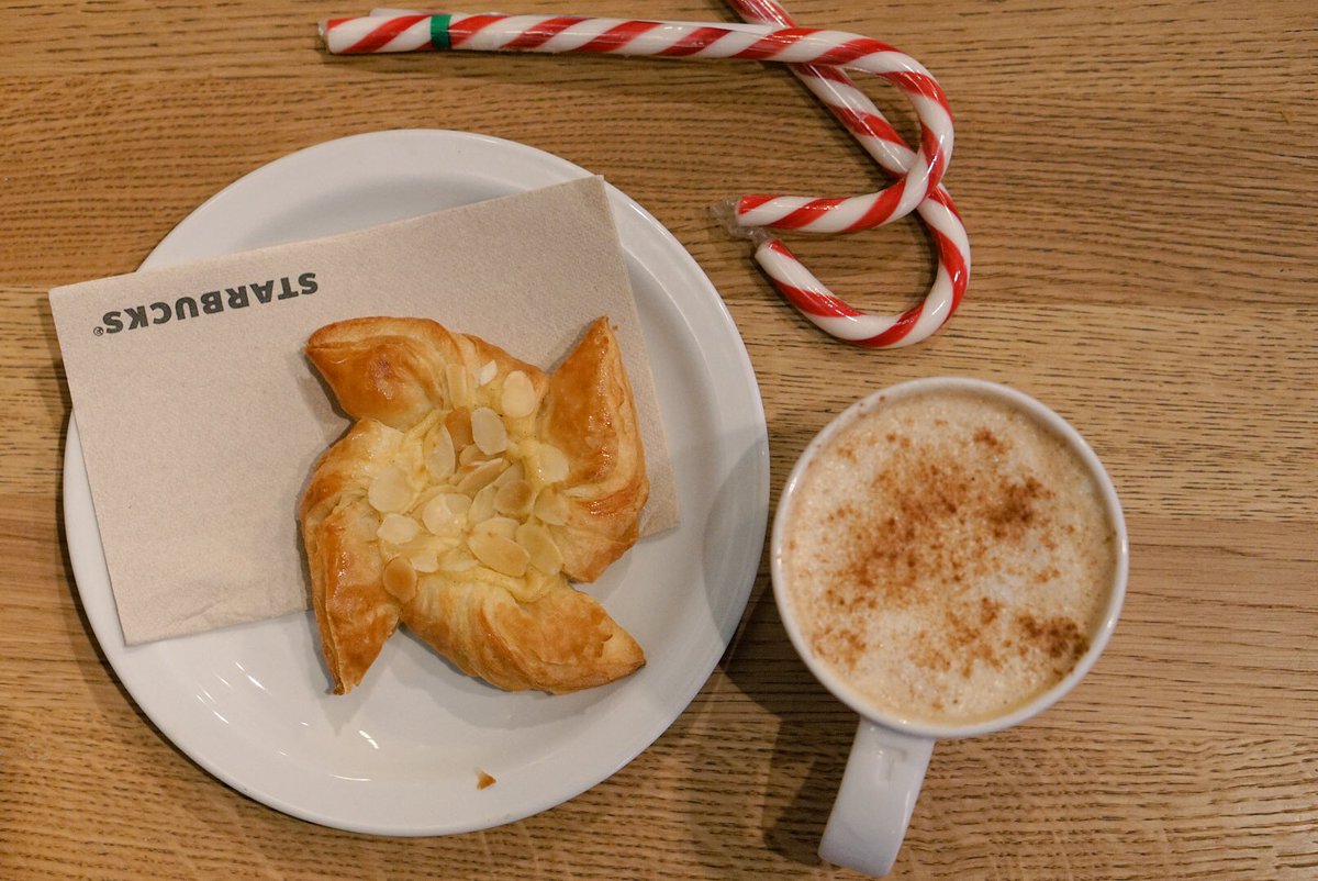 SbuxCountyHall's tweet photo. Perfect start of the day - eggnog latte &amp; danish almond star 💫 😍 #starbucksuk was https://t.co/eBkBEuQkb6