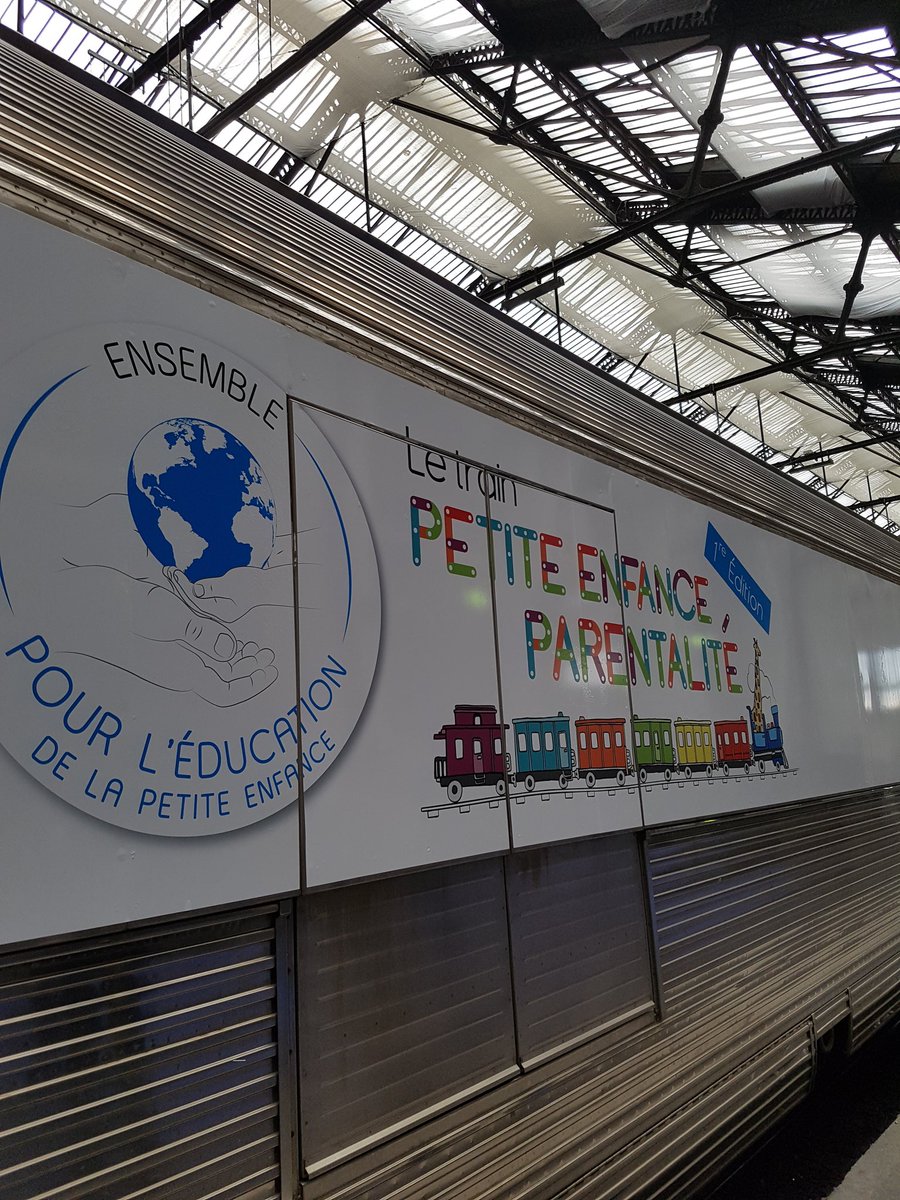 FondationSNCF's tweet photo. [#TPEP17] Inauguration du Train Petite Enfance Parentalité à la Gare de Lyon : espace dédié à la petite enfance à découvrir dans 14 villes ! https://t.co/Hg4wL4cxQw