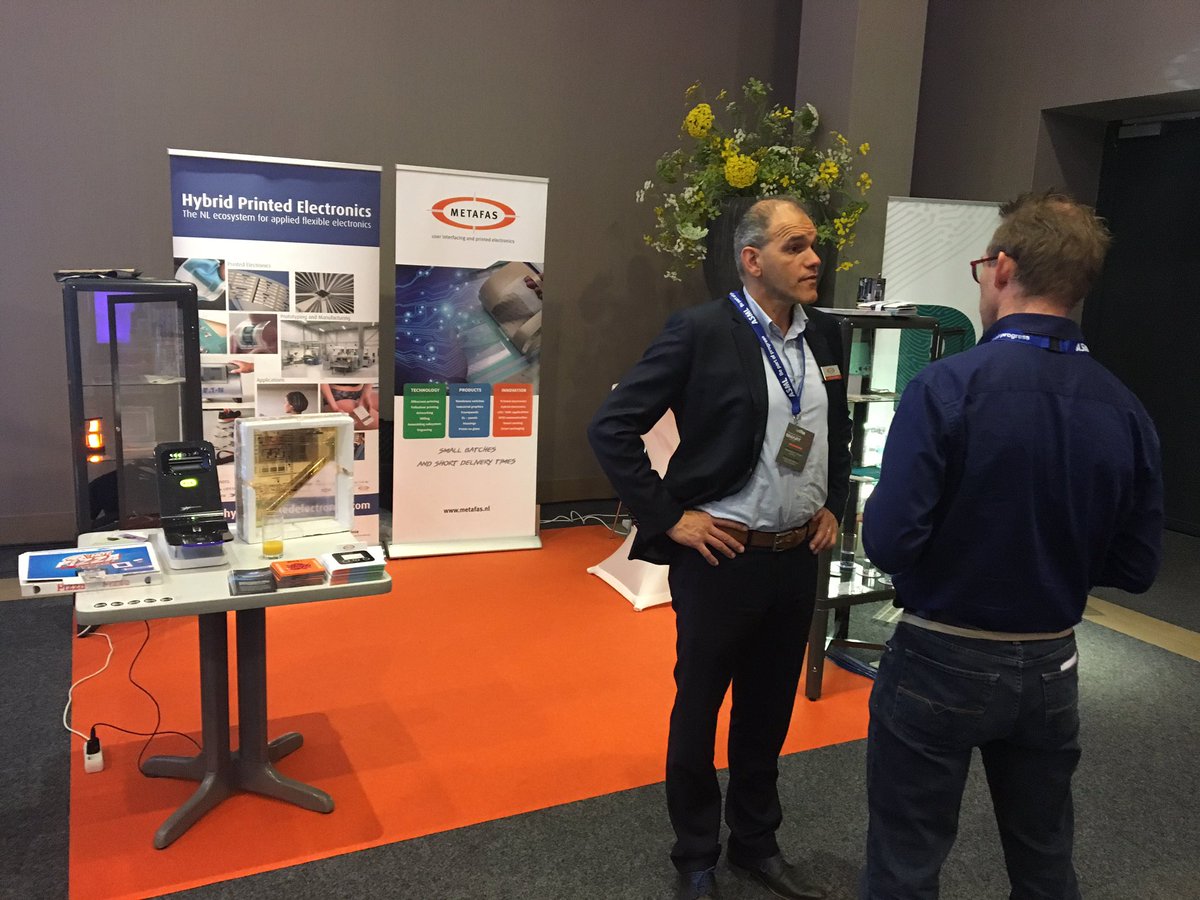 InnoVisser's tweet photo. Zie onze mooiePrinted Electronics demo's vandaag op #BCSS17 @BOMBrabant @HolstCentre @HybridPENL https://t.co/aY439fAINe