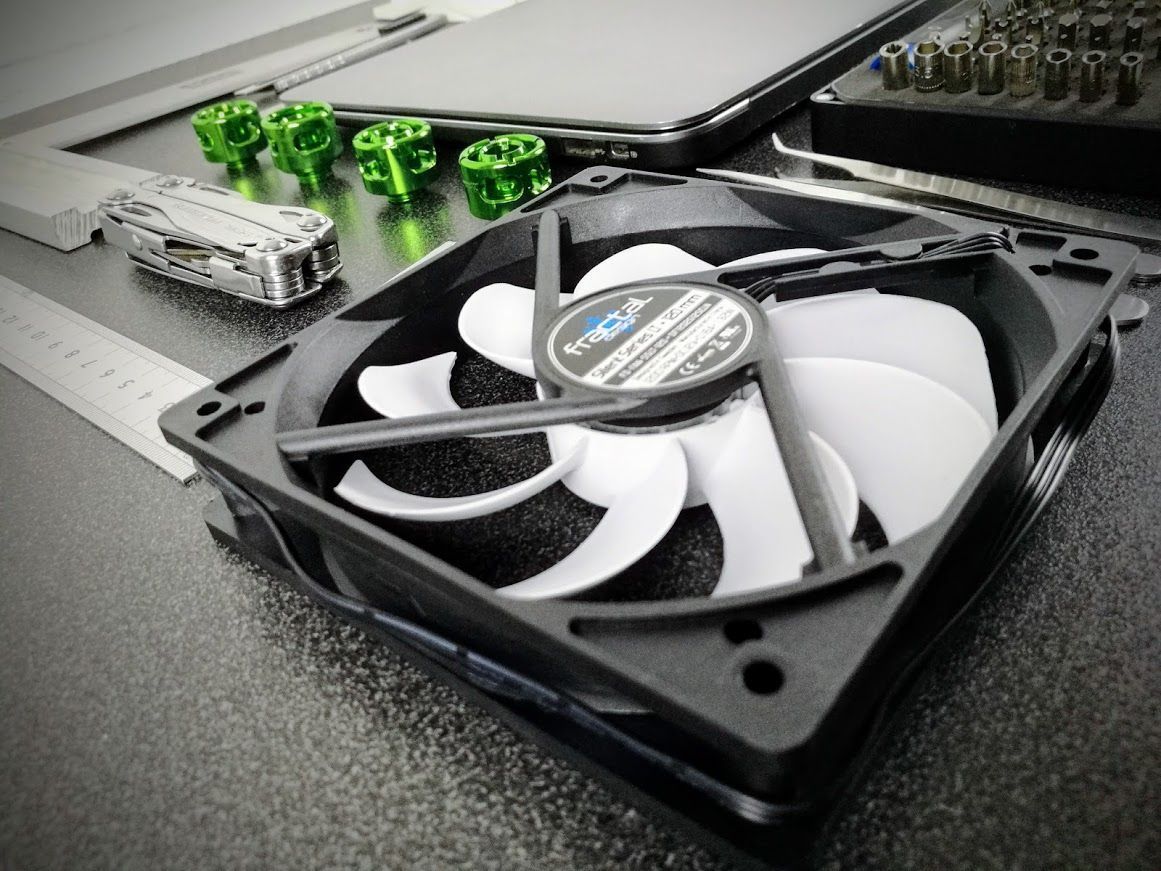 N3xusComputing's tweet photo. Close up of the Fractal fan and Monsoon compression fittings....

#knolling #ifixit #dell #parvum #monsoon #fractalfan https://t.co/45mh4FQvCC