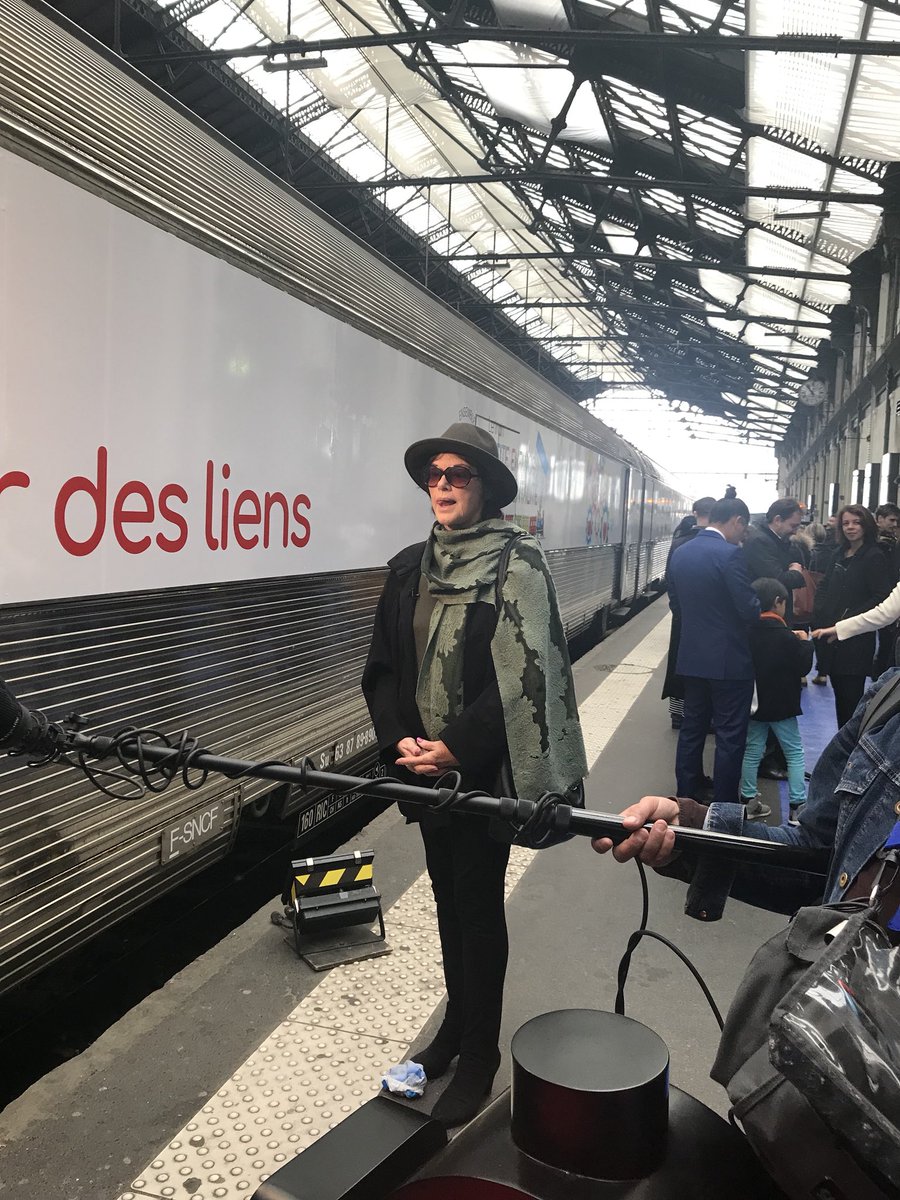 cherond_steph's tweet photo. Itw d’Annie Duperey pour @telematin @France2tv #trainpetiteenfanceetparentalité à voir le 6.11 ! https://t.co/GFfyvFIXLl