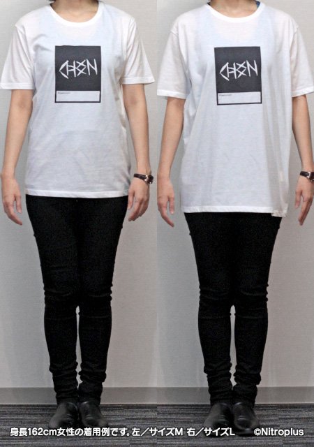 オリジナルモノトーンTシャツは身長152cm／162cmの女性が着用すると