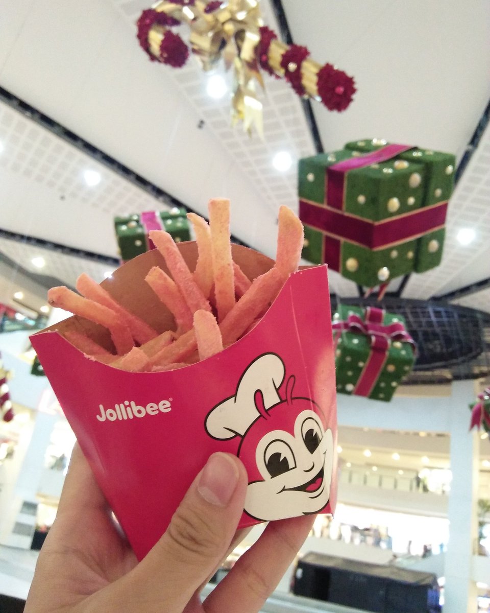 jaybeeeusebio's tweet photo. Its weird but I love it!!!! ππ #strawberryfries https://t.co/VUIZRKgink