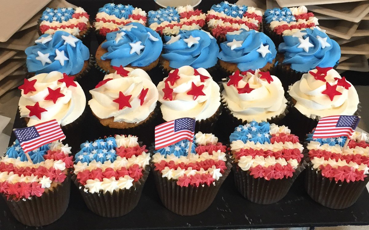 Relactiva Sur Twitter D Origine Americaine Les Cupcakes Sont De Petits Gateaux Tres Colores Et Delicieux Cupcakes Evenement Animation Stand Entreprise T Co Bax10mdd6b