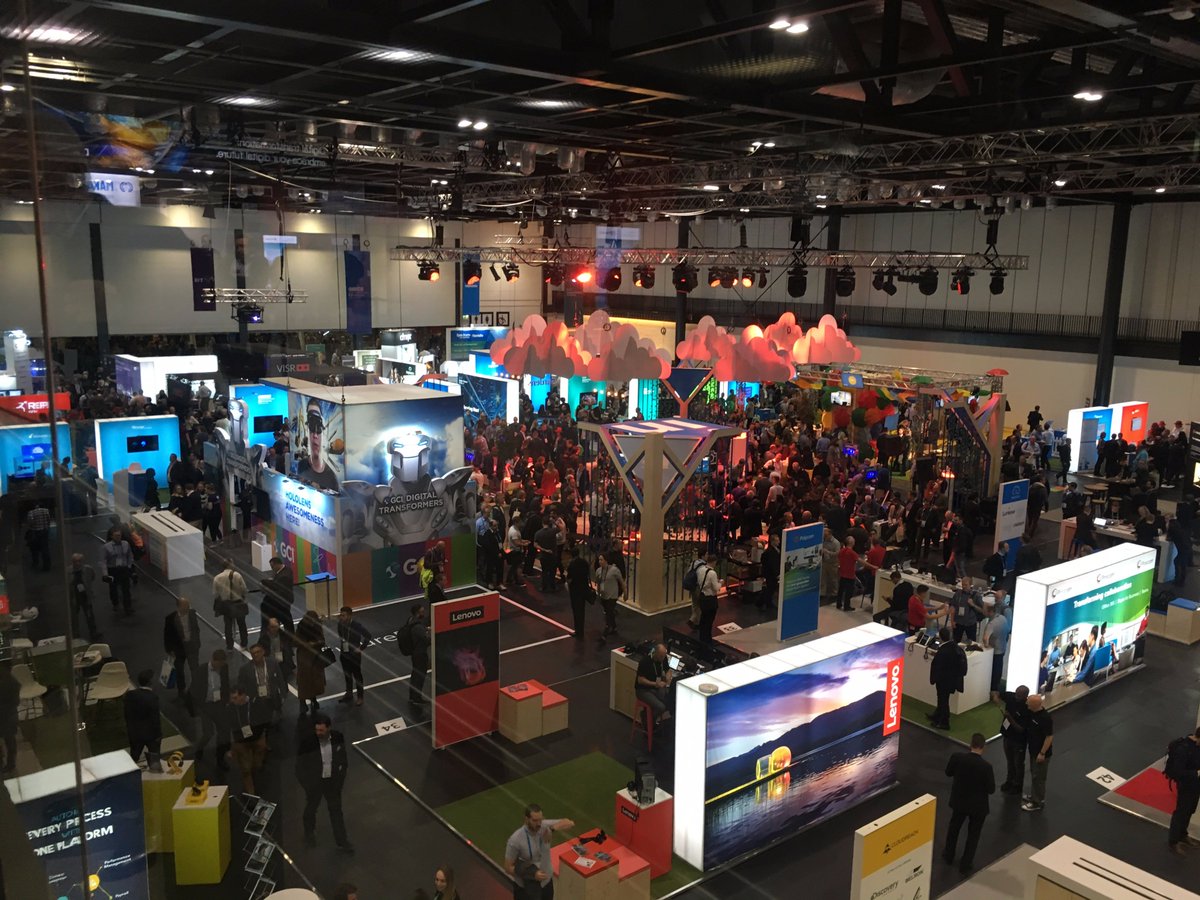 StyleTechDev's tweet image. #FutureDecoded, what a fantastic event! Day 1 was so exciting seeing the future of #QantumComputing, #Opensource and #Azure! @MSFTBusinessUK