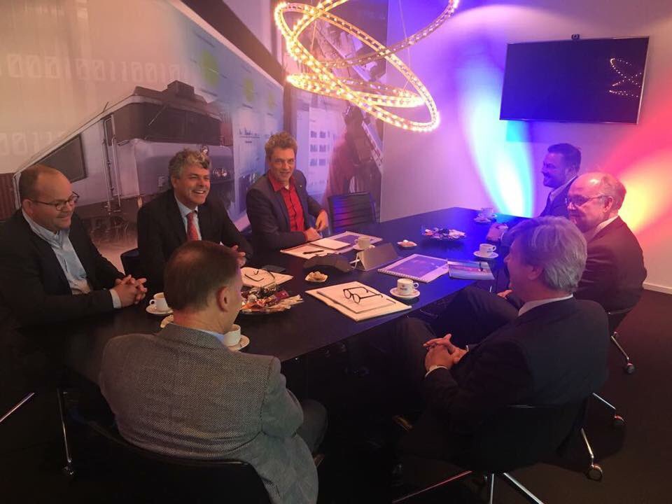 De @LvdGprijs  jury bracht gisteren een sfeervol bezoek aan <a href="/seaconlogistics/">Seacon Logistics</a>. De jurybezoeken zitten erop! Nog even afwachten...tot 12 dec.