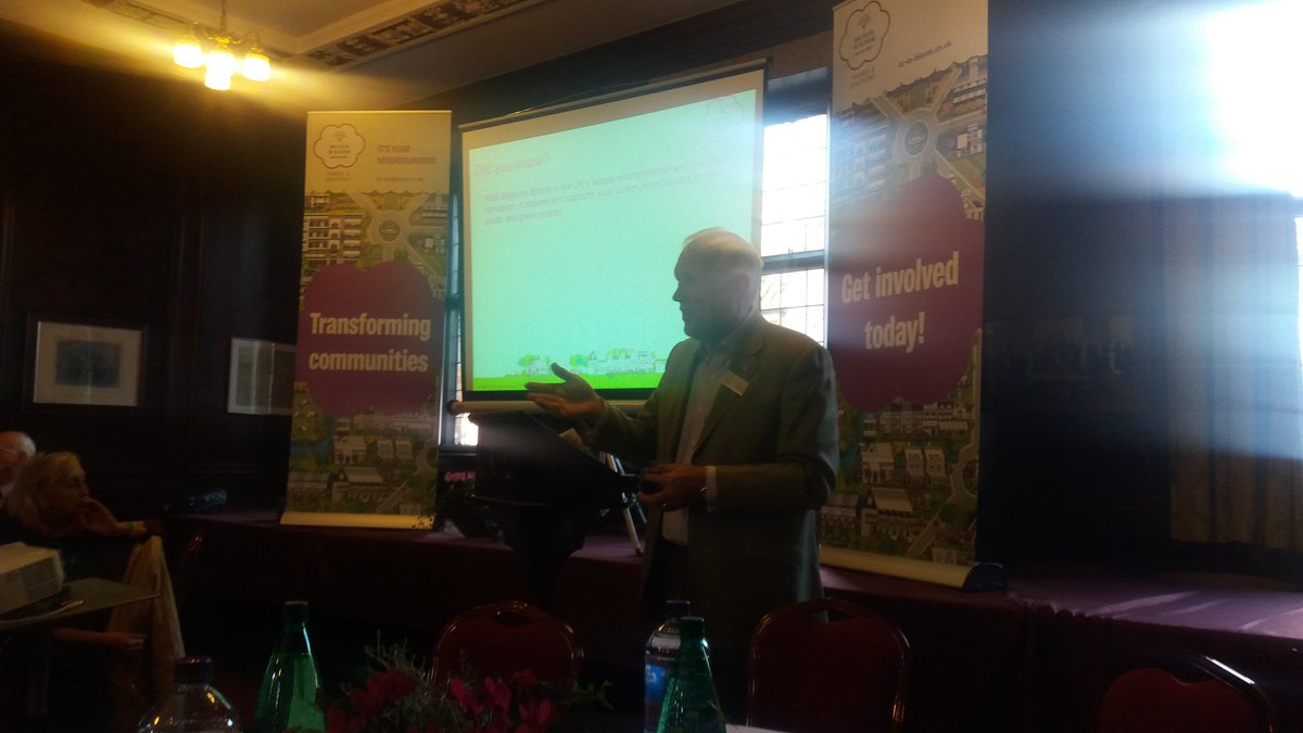 It's our seminar in Henley! This is Ted Smith, TCinBloom Chairman talking about @RHSBloom campaign. Thanks <a href="/HenleyTCM/">Henley Town Council</a> <a href="/HenleyinBloom/">Henley in Bloom</a>