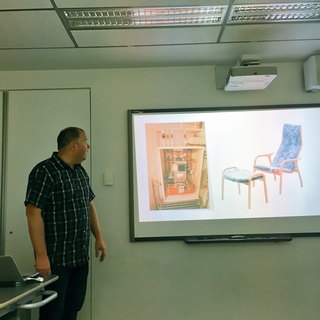 Roger_M_Taylor's tweet image. RT @hdcripps: @mejtoft what is the difference between these two things?  Talking about #emergingtech #NeuralNetwor…