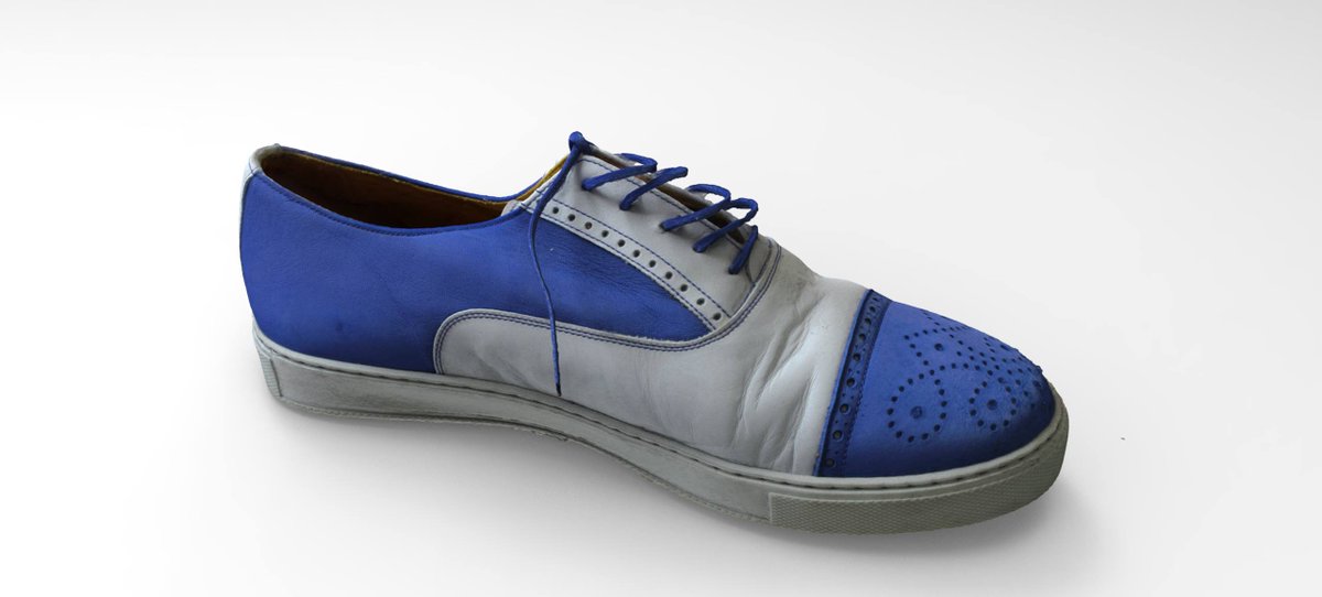 Captured automatically in 3D in 12min (possible to do it in 4min), 3D reconstruction with <a href="/RealityCapture_/">RealityScan</a> #3dCapture #3dScanning #Shoes