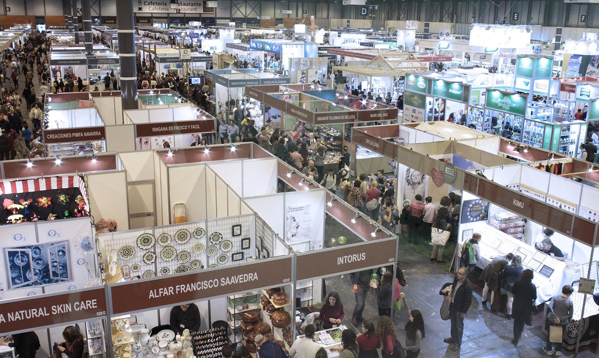 Os presentamos en la feria <a href="/biocultura/">BioCultura</a> Madrid, 9.-12.11., nuestras marcas: <a href="/honoredespres/">Honoré des Prés</a>, <a href="/PetitetJolie/">Petit&Jolie</a>, Essentiq, Marilou Bio. Visitarnos!