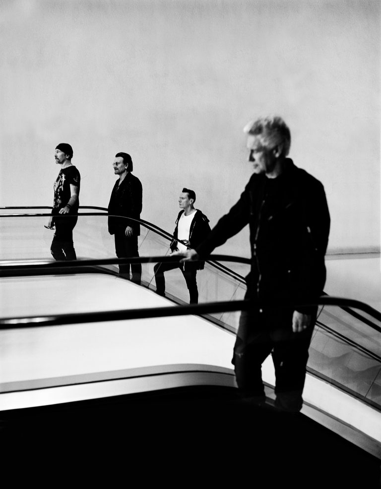 HiResAudio's tweet image. .@U2 set Songs of Experience for 12.01, with massive tour to follow in 2018 @HiResAudio bit.ly/U2ExpHRAC