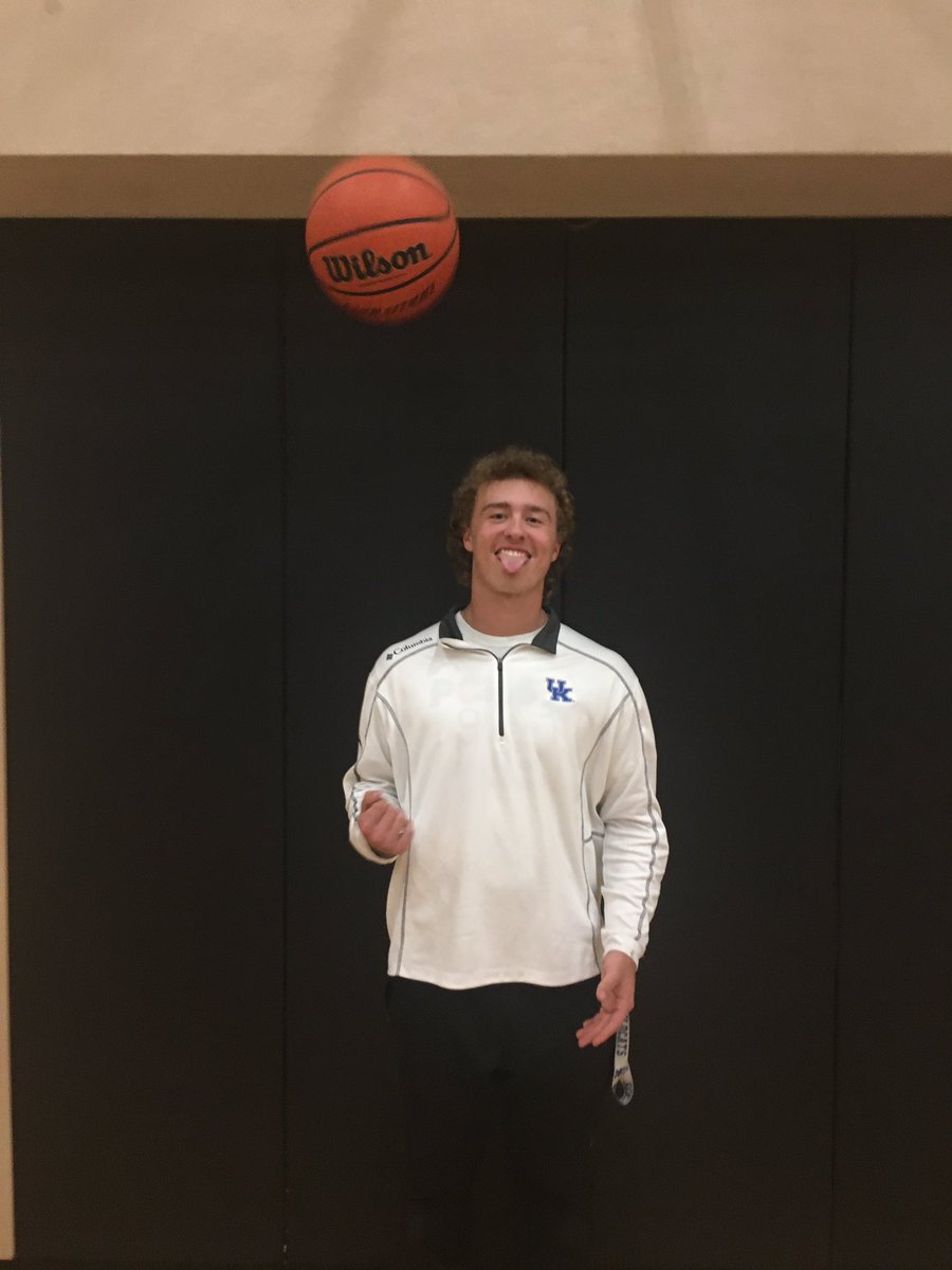 BlazersBall16's tweet photo. ON THE TEAM: @justin_olson24 
Nickname: The Ogre
Commit: Kentucky
Key Attribute: a relentless finisher and can still drain from downtown https://t.co/nYsvypDGPy