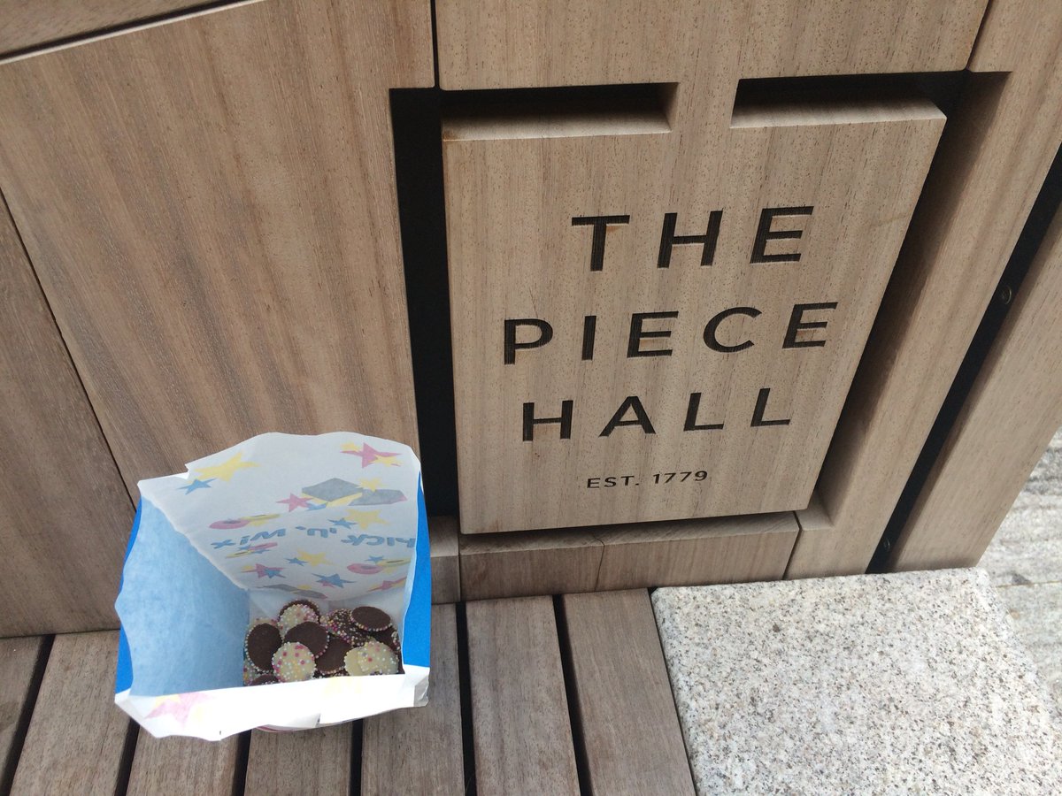 When you’re out in town and the ‘Rainbow drops’ craving hits.... <a href="/SpogsandSpice/">SpogsandSpice</a> <a href="/ThePieceHall/">The Piece Hall</a> #picnmix #Halifax #Yorkshire