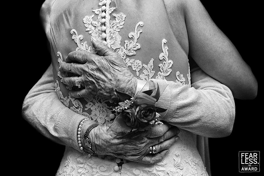 MovingNut's tweet photo. The different features that can make a wedding photo great- by famous photographer Tara Theilen👌 https://t.co/me6AIGH0ig