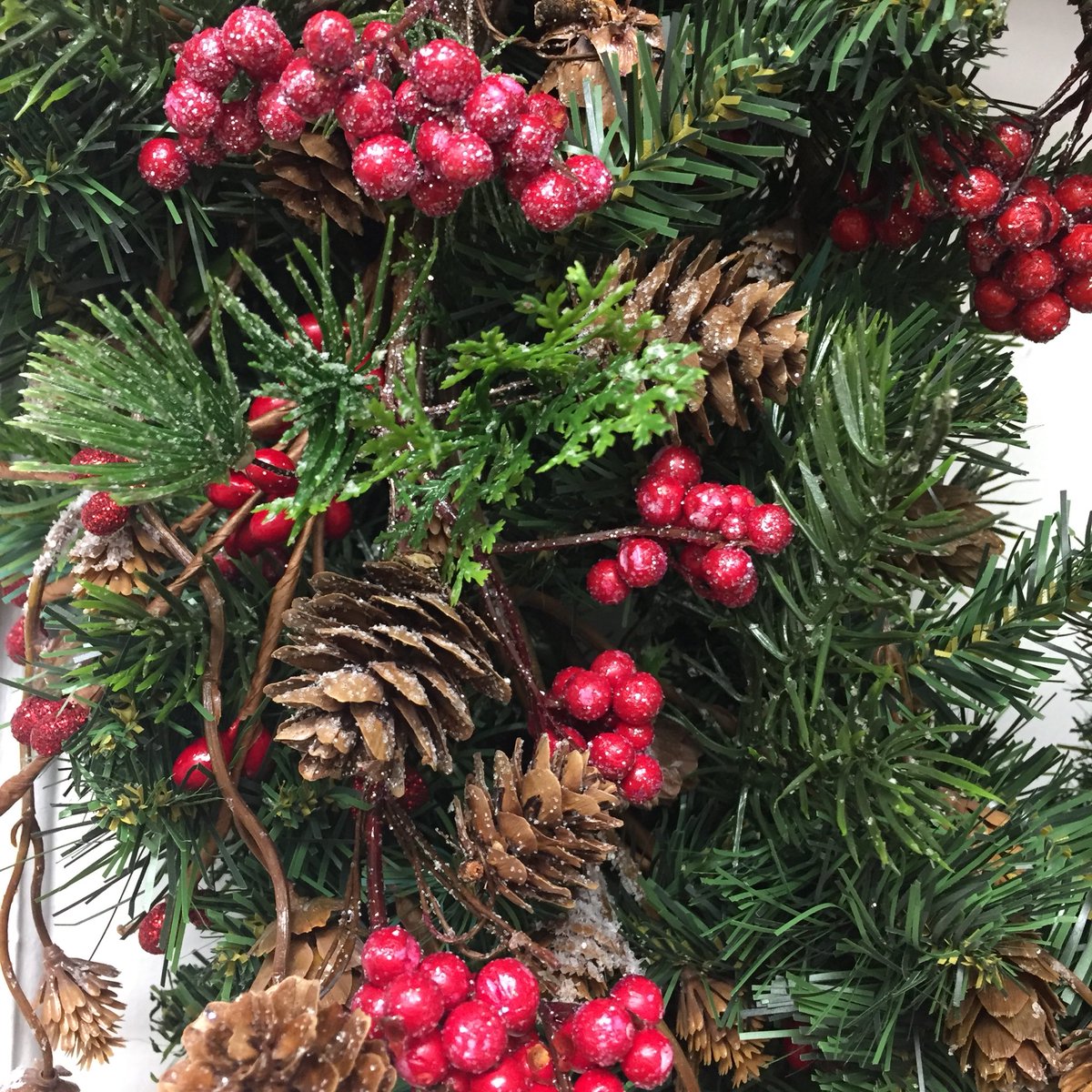 Join us tonight for Bri’s Winter Wreath class tonight! Call 625-4324 to reserve your spot!