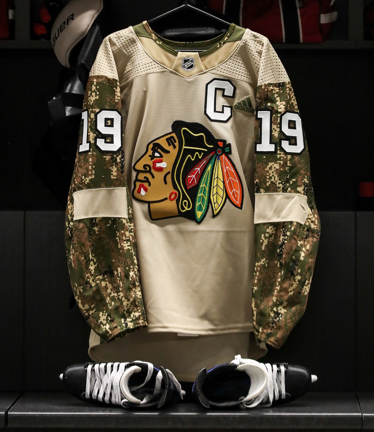 Chicago Blackhawks on X: @UnitedCenter During warmups, the team will wear  newly-designed #HockeyFightsCancer jerseys, which will each be signed and  auctioned off online to benefit various local cancer-related organizations  through the Chicago #