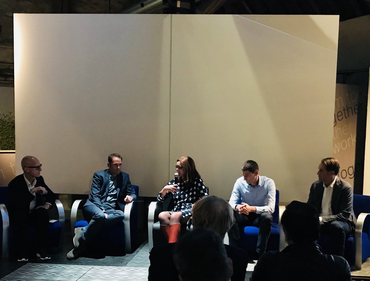 KarlijnJonker's tweet photo. Paneldiscussie Route Circulair “Je kunt met circulaire economie overal beginnen” #startnow #joinnow #gispenuniversity #ce #sustainabledesign https://t.co/Z0skFs7I0E