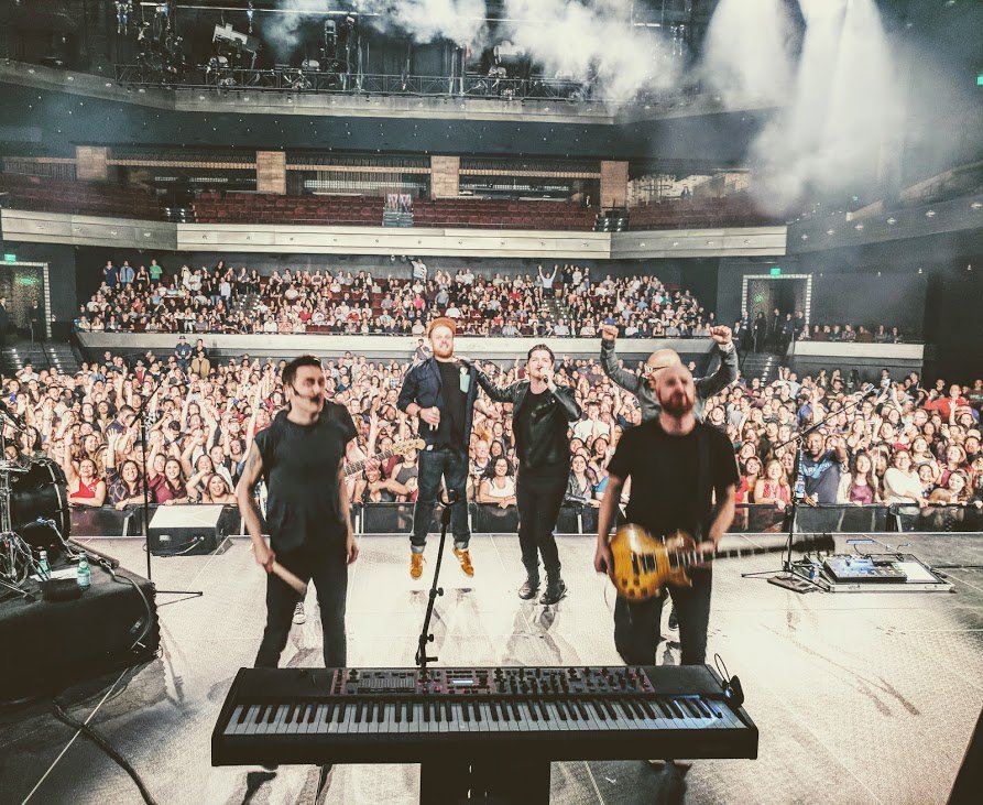 IamTomWalker's tweet photo. In all my years, I never thought I'd get snapped floating on stage with @thescript… #freedomchildtour https://t.co/EvKy7V6Q6Y