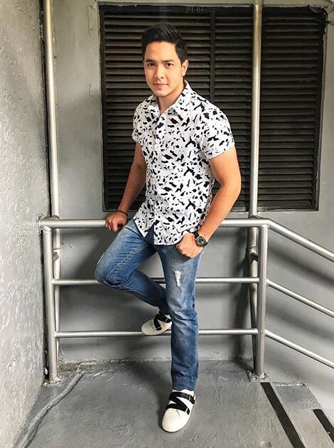 ALDENPHILS's tweet photo. Alden Richards ootd via gianni #ALDUB120thWeeksary https://t.co/uftzfyX1cM