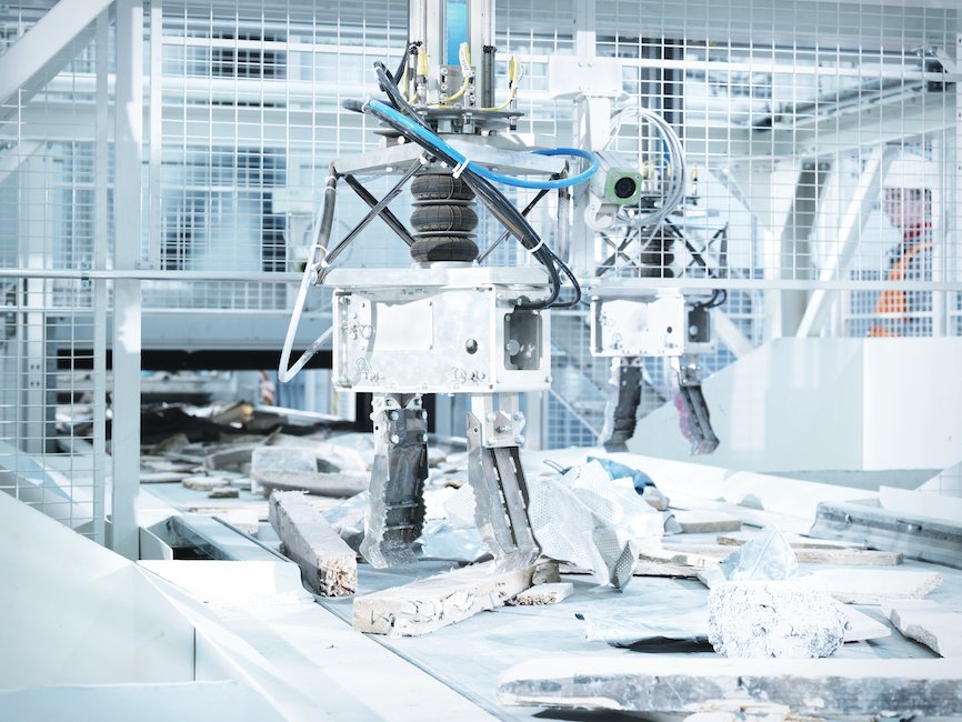 blue_machinery's tweet image. Find out more about Robotic Waste Separation technology at ow.ly/8BtE30gfgic #ZenRobotics #WasteSorting #WasteRecycling
