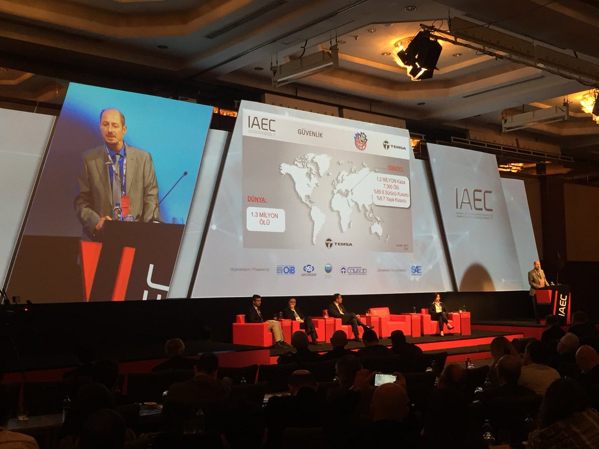 #IAEC17’de ilk günün ikinci panelinde gelişen otomotiv teknolojileri ile akıllı şehirlerin entegrasyonunu konuşuyoruz.